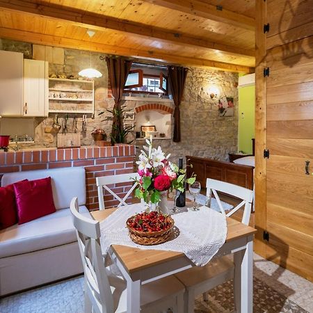 Apartment Tara Kastela Bagian luar foto