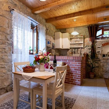 Apartment Tara Kastela Bagian luar foto