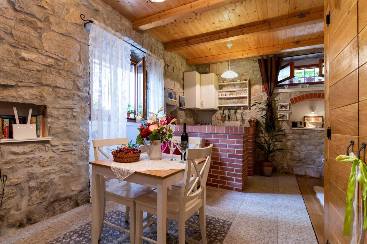 Apartment Tara Kastela Bagian luar foto