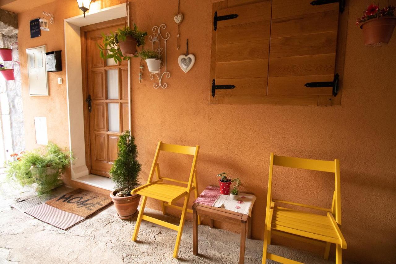 Apartment Tara Kastela Bagian luar foto